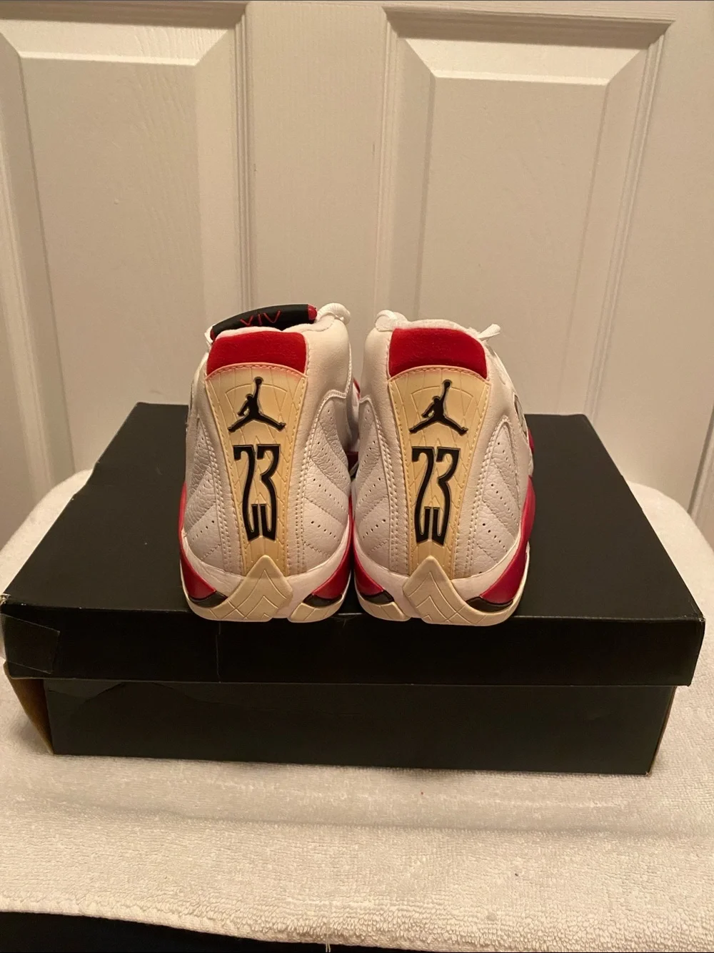 Air Jordan 2 Retro White and Red Men’s Sneakers…size 8